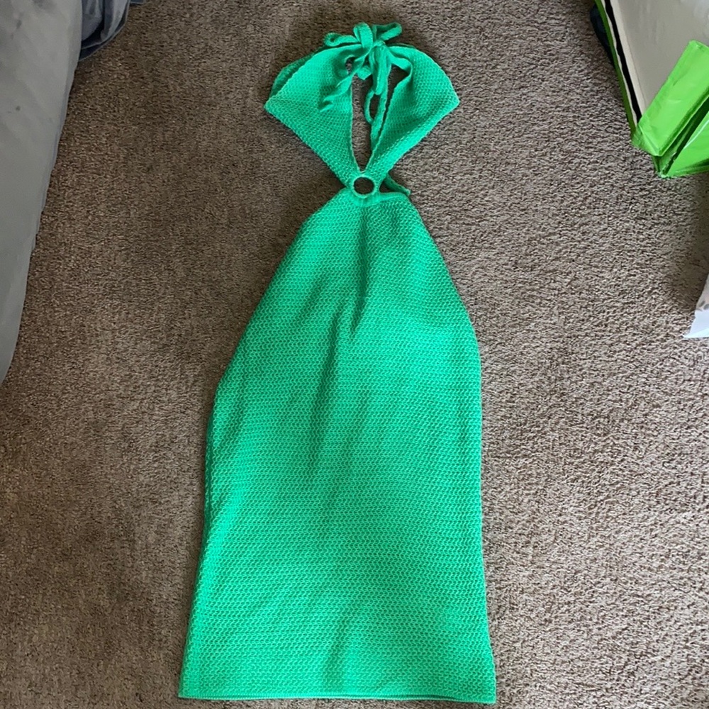 Backless dress - Picture 2 of 3